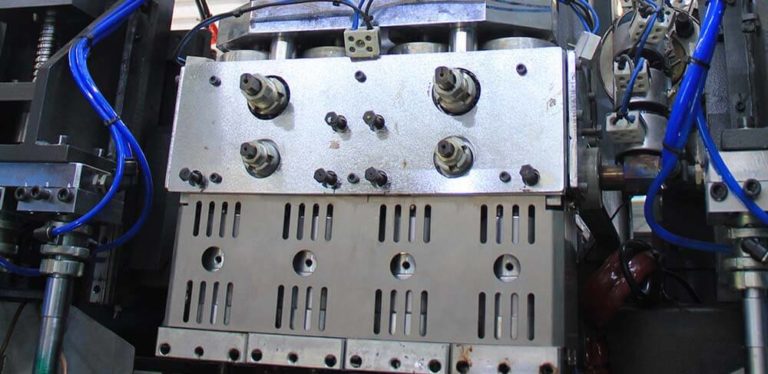 High-Speed-Double-Station-Extrusion-Blow-Molding-Machine-EB30-70U-1 (1) - Interplast