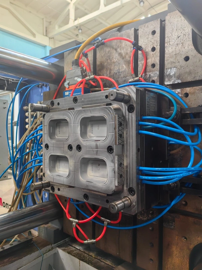 Пресс-форма для литья пластмасс